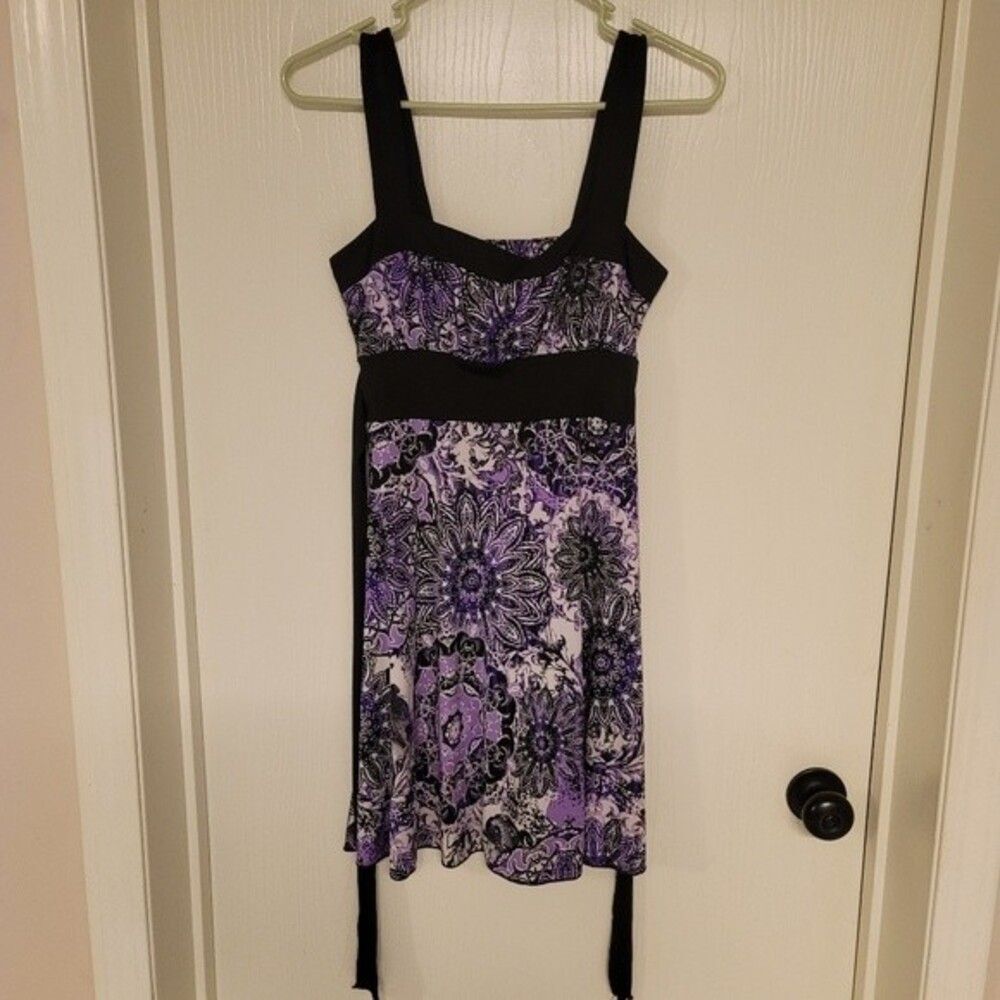 ~ Womens/juniors purple floral patterned dress - size S